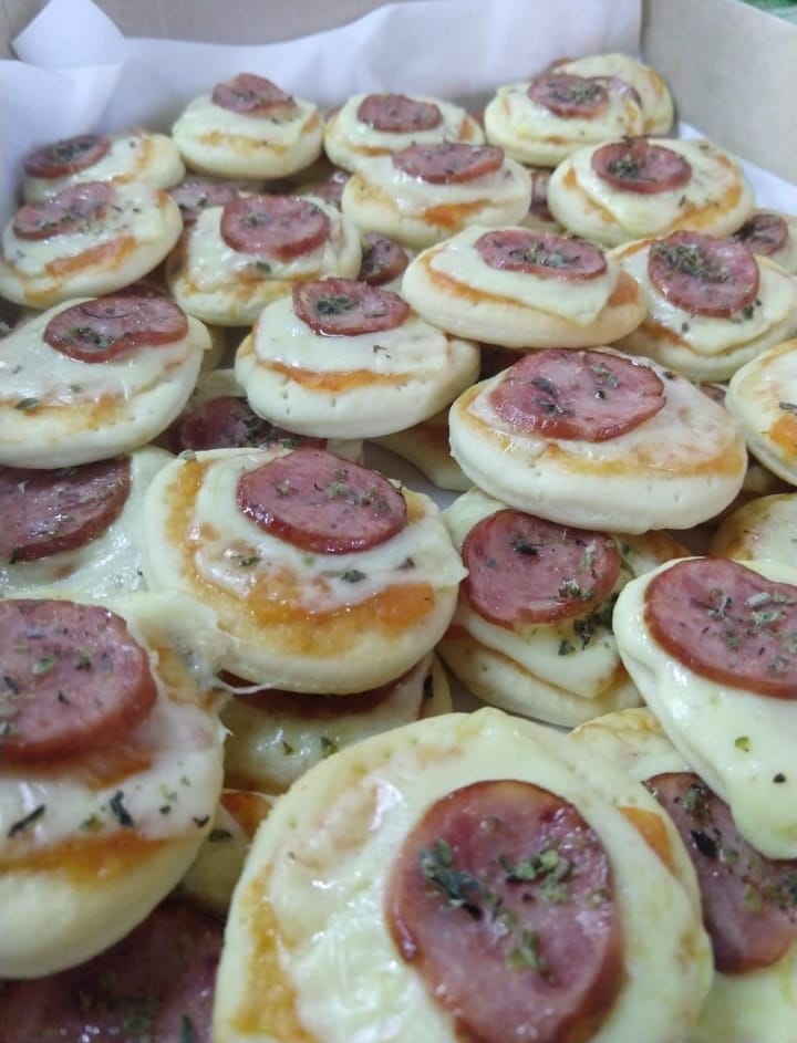 Mini Pizza (Calabresa, 4 Queijos, Marguerita, Al Pesto, Sensação)